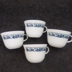 4 Vintage Pyrex‎ Corelle Old Town Blue Onion Milk Glass Coffee Tea Cup Cottage